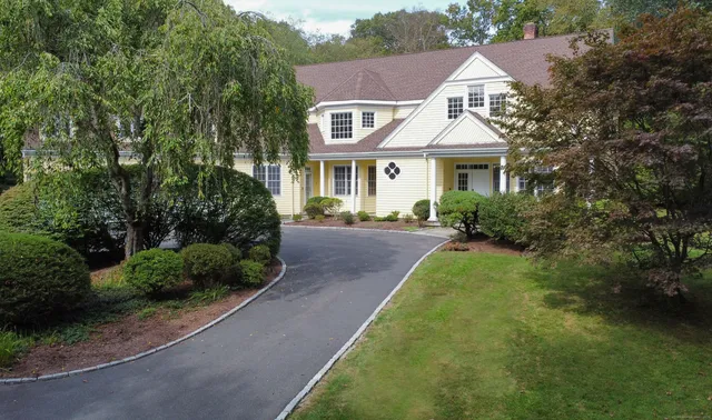 $2,000,000 | 4 Lyons Plain Road, Weston, CT 06883
