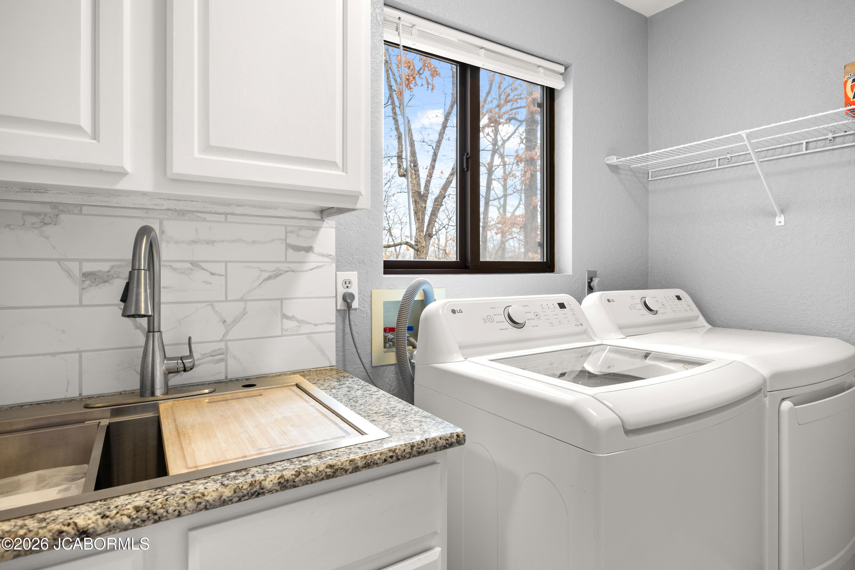 434 Cherokee Road Four Seasons, MO 65049 - Photo 16 of 51 Gallery Image 16