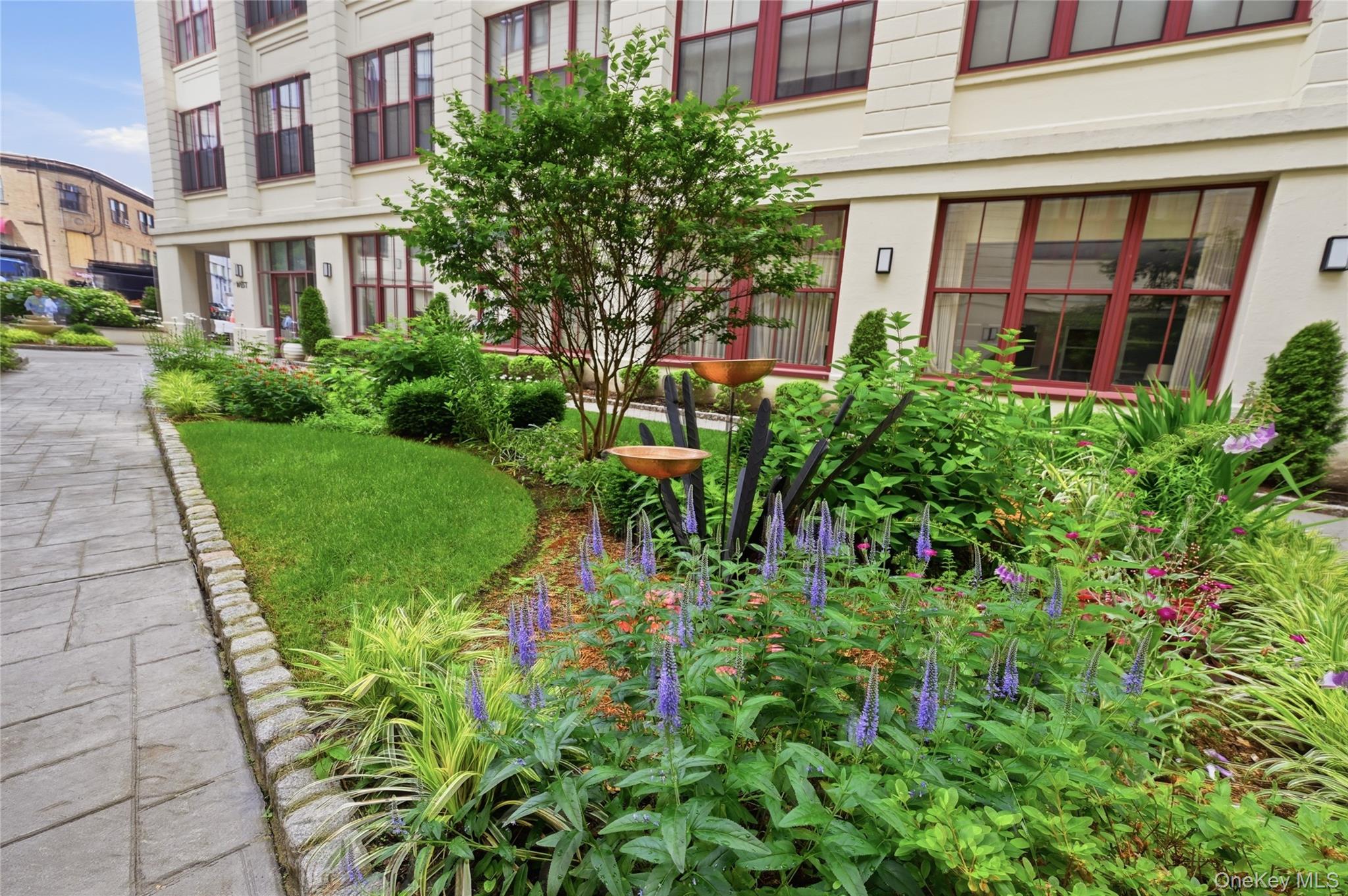 1 Scarsdale Road, Unit 204 Tuckahoe, NY 10707 - Photo 29 of 45 Courtyard