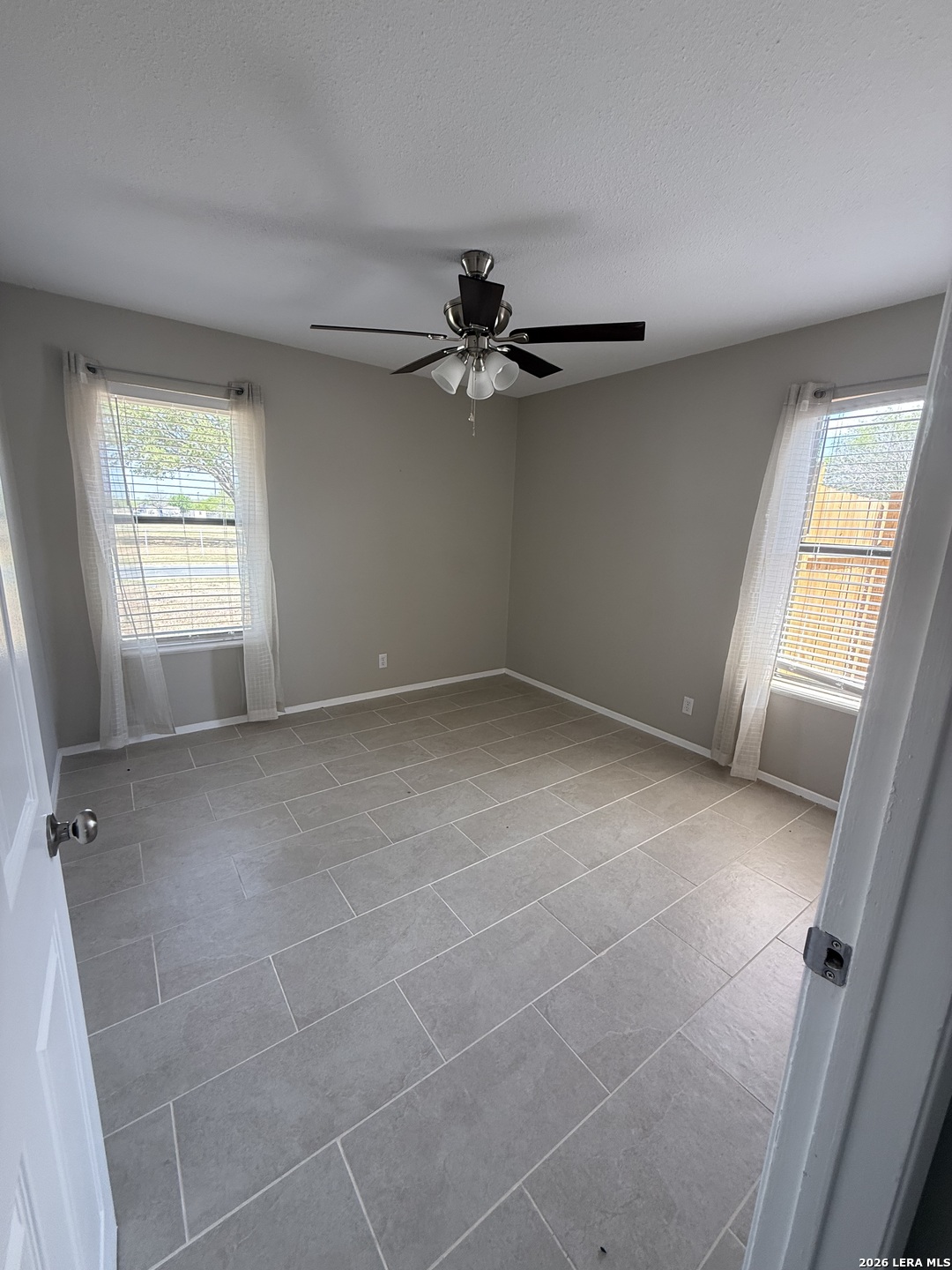 809 8th Street Floresville, TX 78114 - Photo 11 of 20