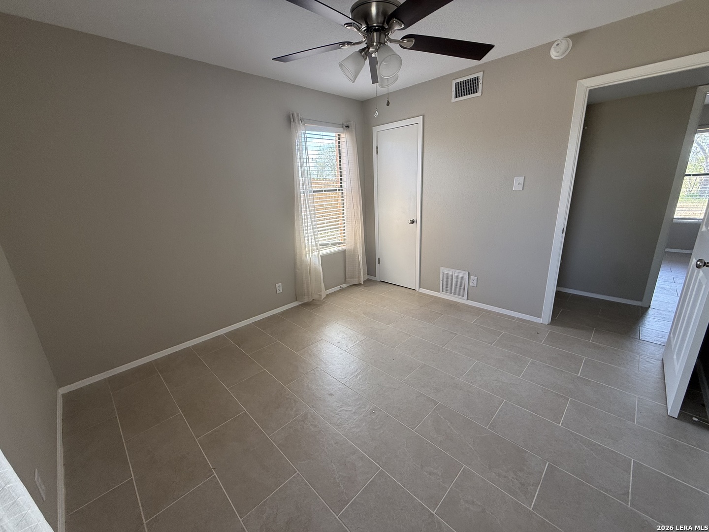 809 8th Street Floresville, TX 78114 - Photo 13 of 20