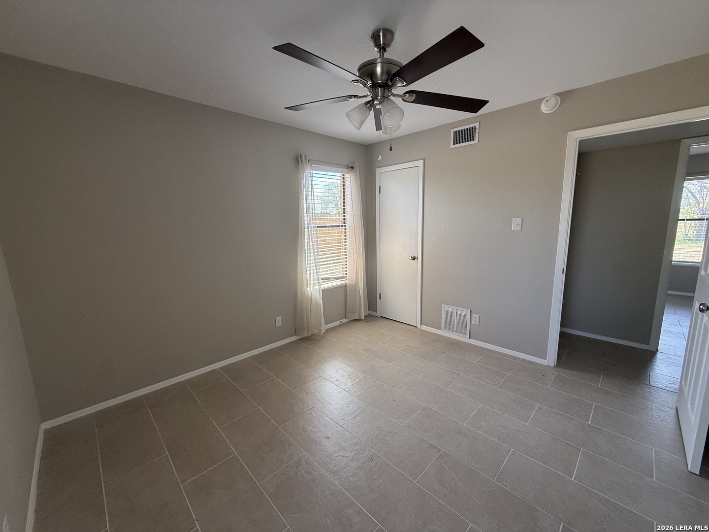 809 8th Street Floresville, TX 78114 - Photo 15 of 20