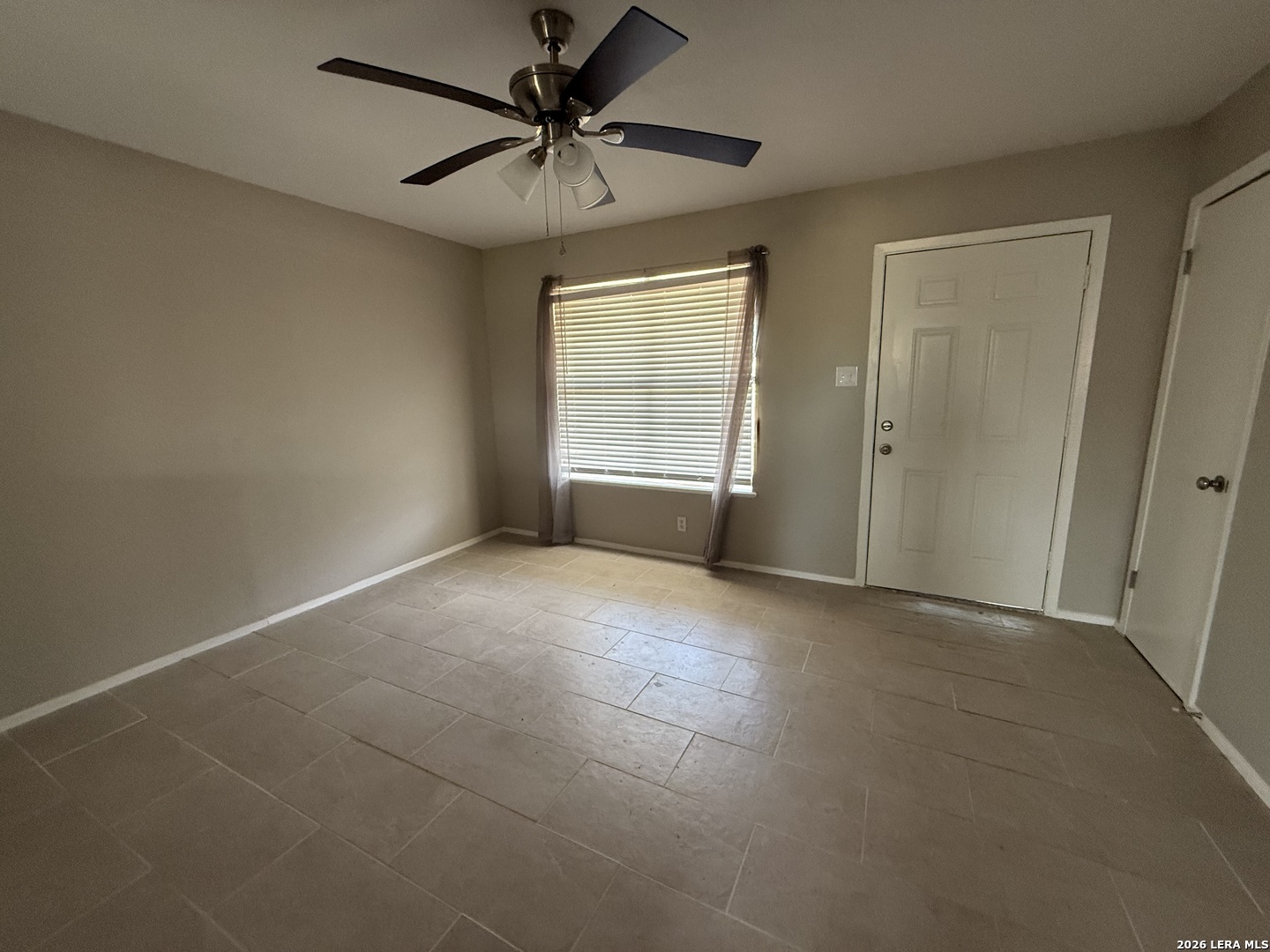809 8th Street Floresville, TX 78114 - Photo 16 of 20