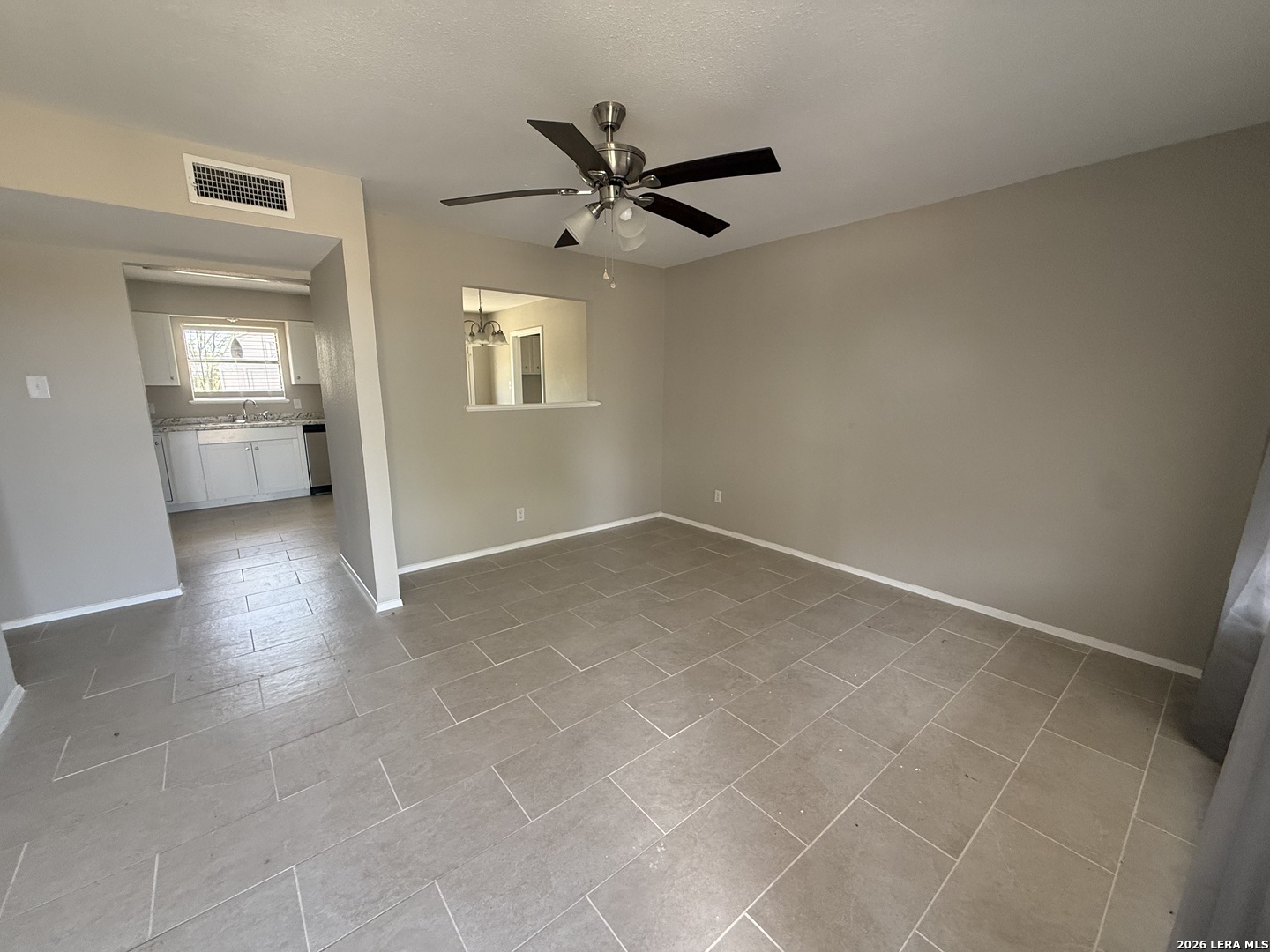 809 8th Street Floresville, TX 78114 - Photo 7 of 20
