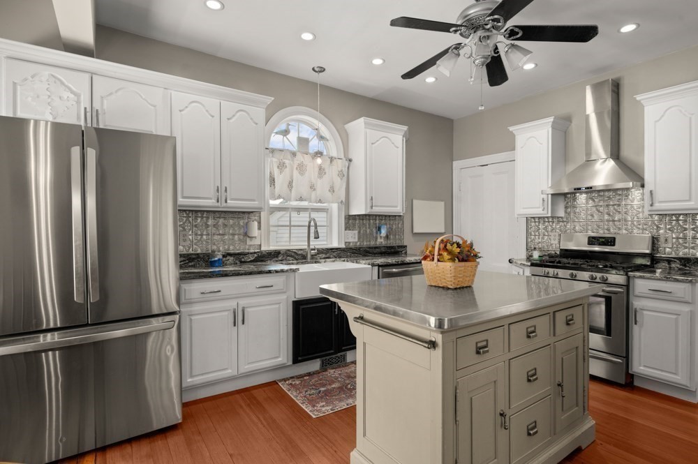 15 Perry Street Danvers, MA 01923 - Photo 7 of 42 Gallery Image 7