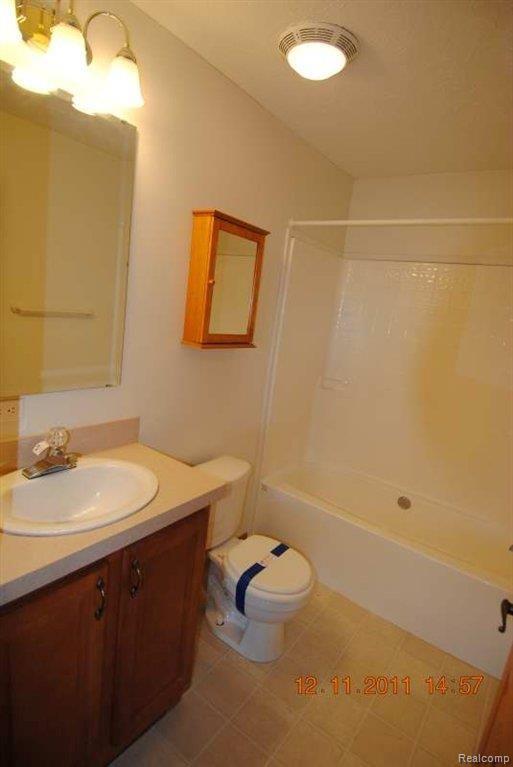 9840 Ferder Road Maybee, MI 48159 - Photo 14 of 14 14-Full Bathroom.JPG