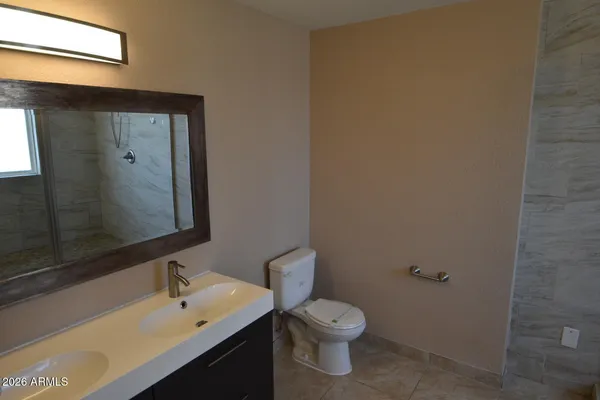 $2,460 | 14815 North 38th Street, Phoenix, AZ 85032