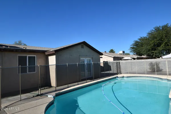 $2,460 | 14815 North 38th Street, Phoenix, AZ 85032