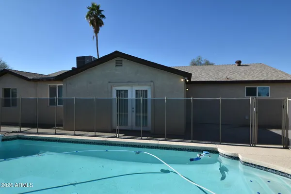 $2,460 | 14815 North 38th Street, Phoenix, AZ 85032