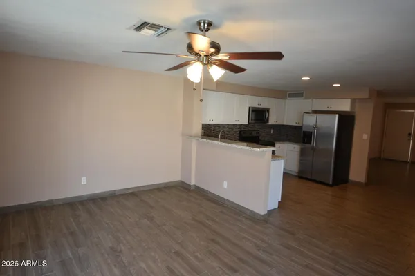 $2,460 | 14815 North 38th Street, Phoenix, AZ 85032