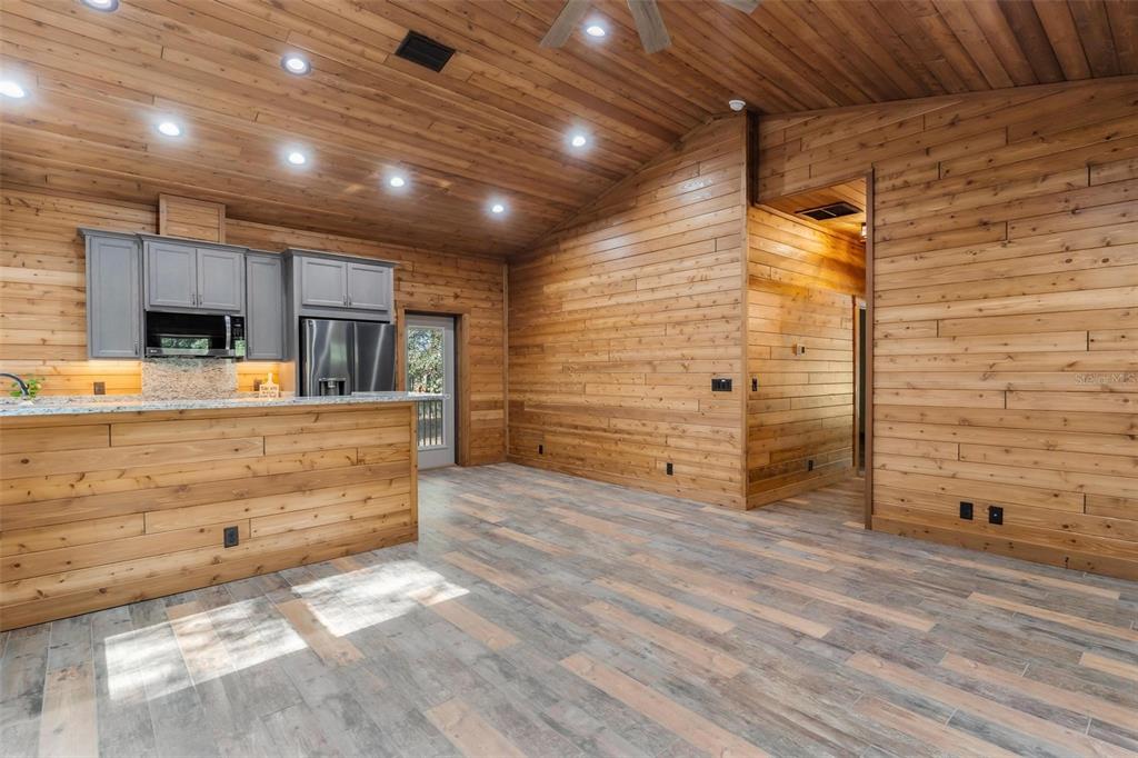 37590 Rolling Acres Road Lady Lake, FL 32159 - Photo 7 of 30 a view of an empty room