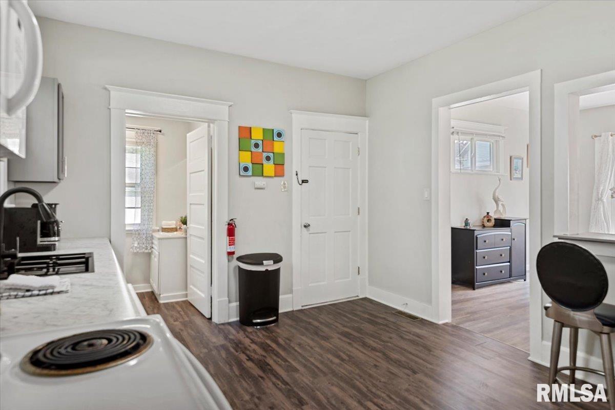 112 North MacArthur Boulevard Springfield, IL 62702 - Photo 13 of 22