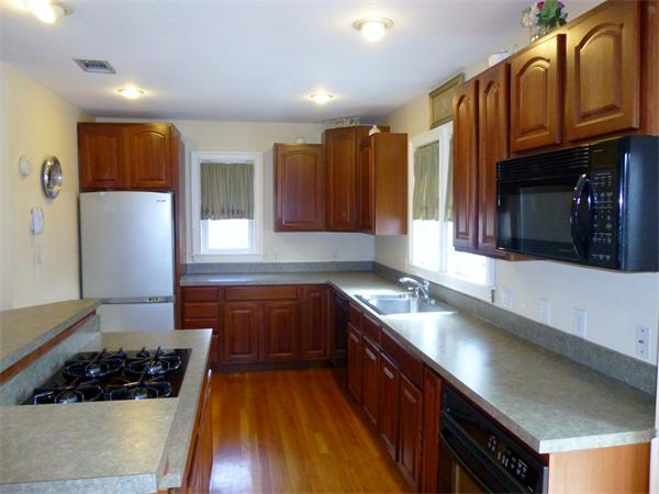 17 Peabody Road Stoneham, MA 02180 - Photo 2 of 19 Gallery Image 2