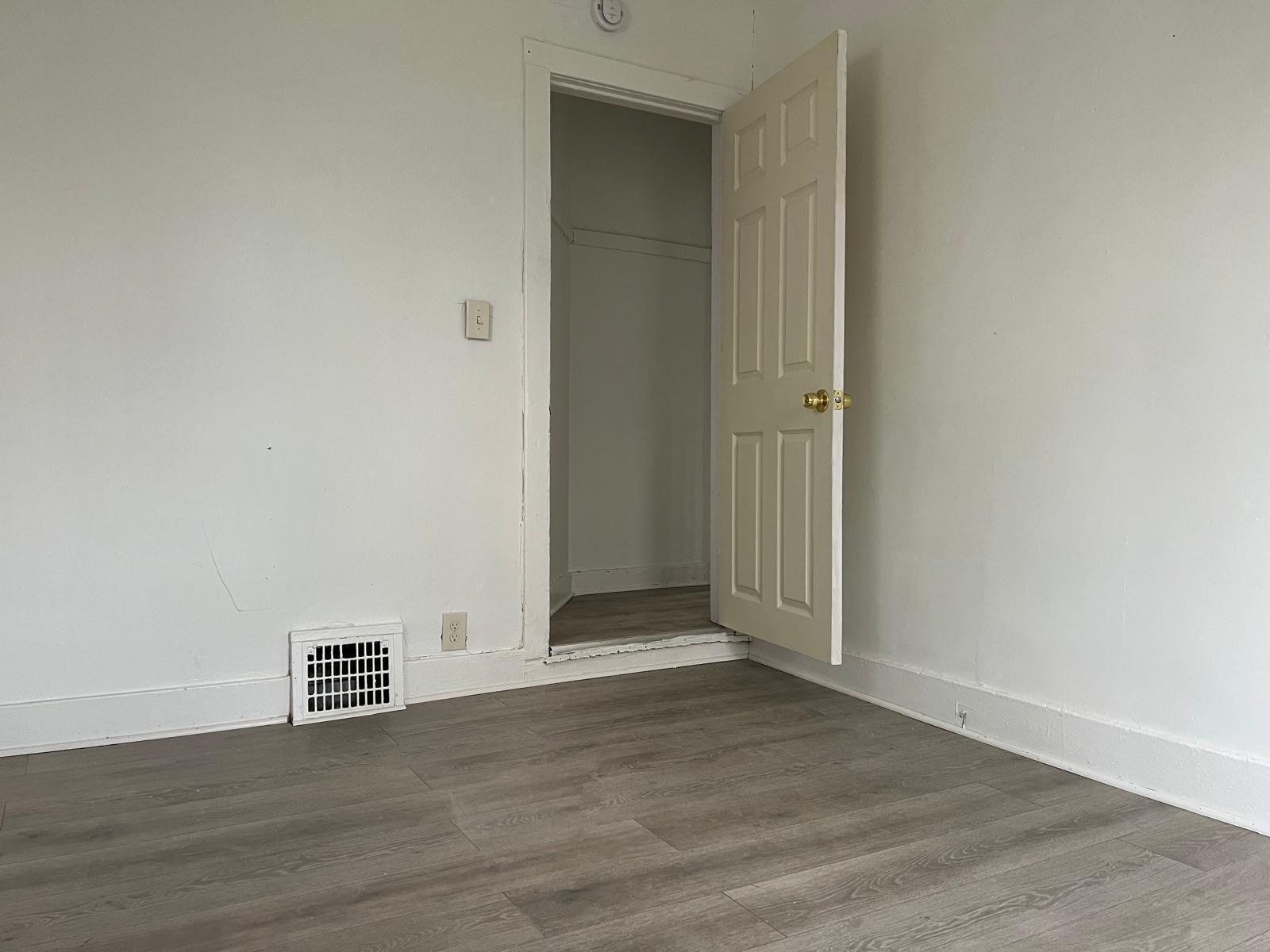 2907 North 35th Street Milwaukee, WI 53210 - Photo 11 of 22 WhatsApp Image 2025-09-26 at 19.54.48_c0