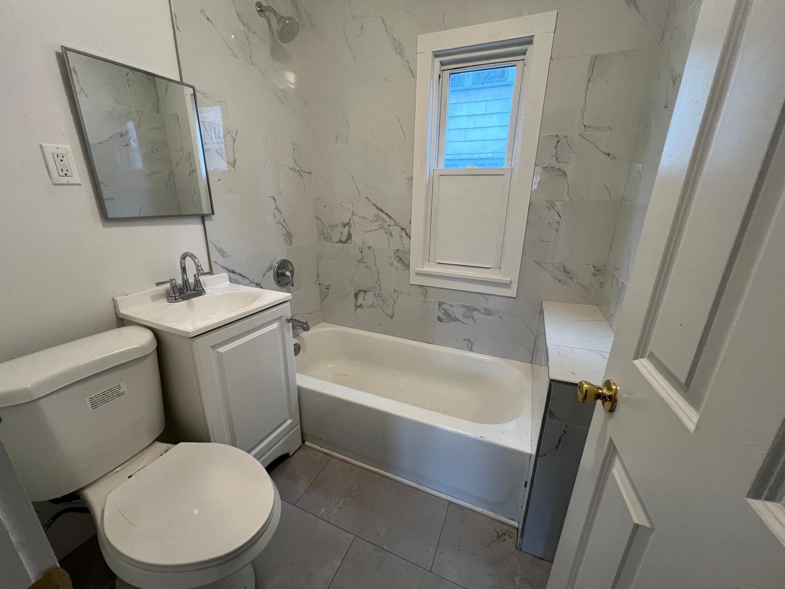 2907 North 35th Street Milwaukee, WI 53210 - Photo 4 of 22 WhatsApp Image 2025-09-26 at 19.54.48_7b