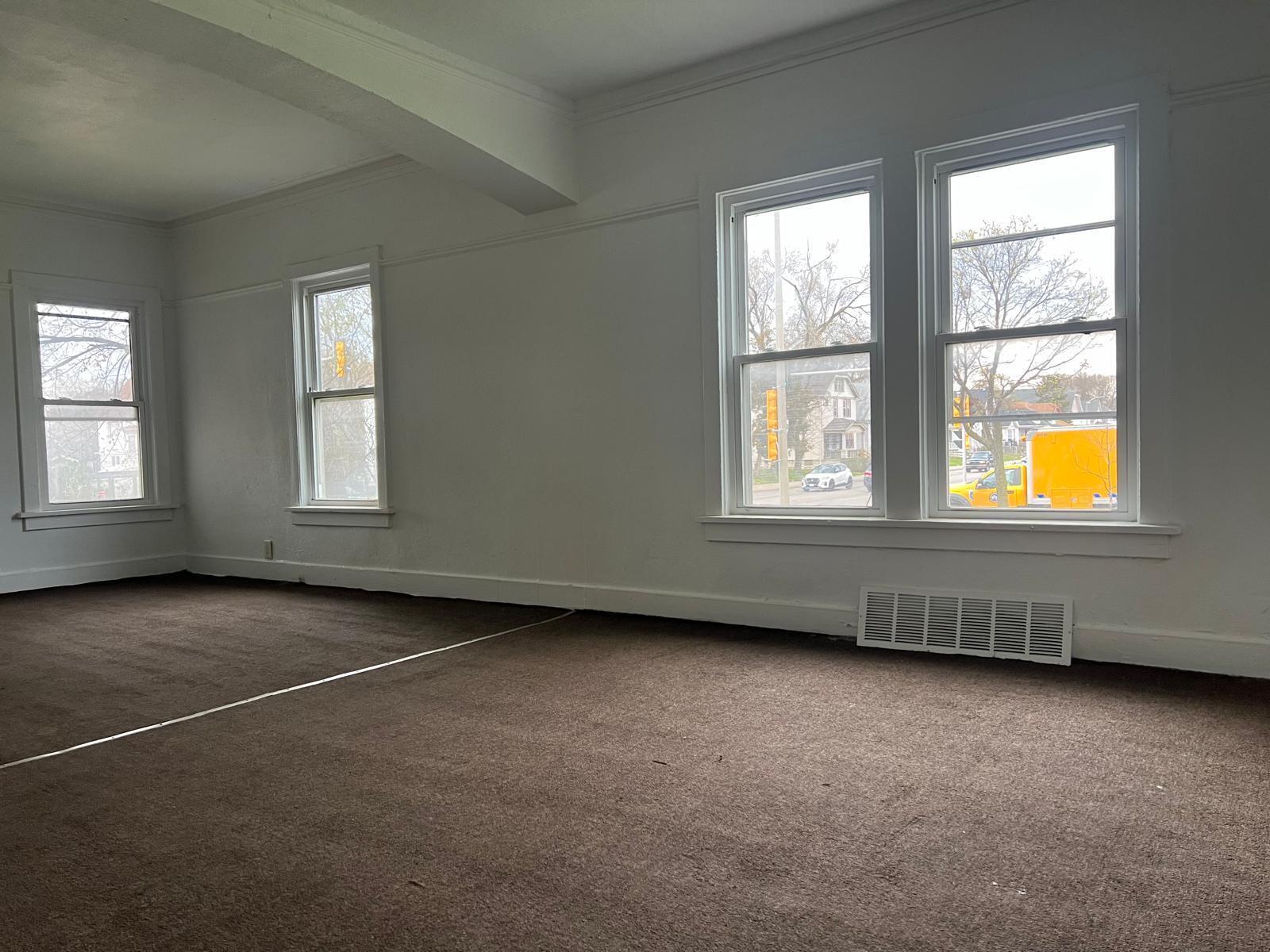 2907 North 35th Street Milwaukee, WI 53210 - Photo 8 of 22 WhatsApp Image 2025-09-26 at 19.54.48_82