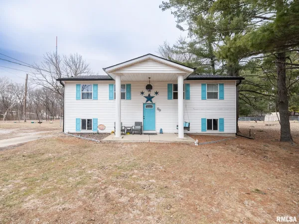 $229,900 | 713 Pekin Avenue, Creve Coeur, IL 61610