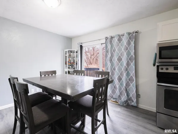 $229,900 | 713 Pekin Avenue, Creve Coeur, IL 61610