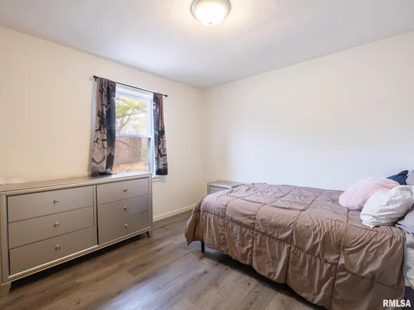 $229,900 | 713 Pekin Avenue, Creve Coeur, IL 61610