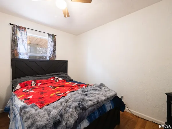 $229,900 | 713 Pekin Avenue, Creve Coeur, IL 61610