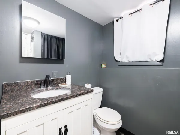 $229,900 | 713 Pekin Avenue, Creve Coeur, IL 61610