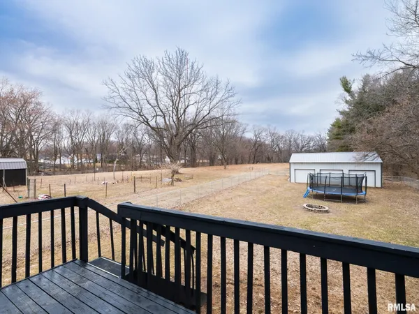 $229,900 | 713 Pekin Avenue, Creve Coeur, IL 61610