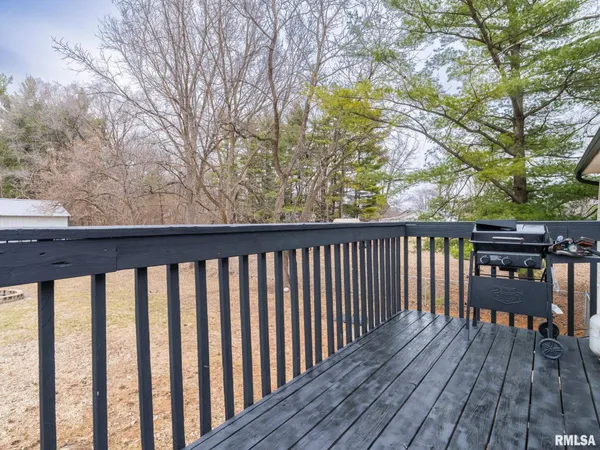 $229,900 | 713 Pekin Avenue, Creve Coeur, IL 61610