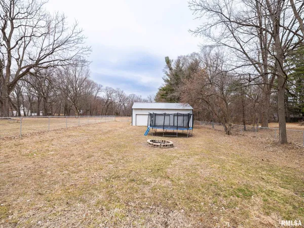 $229,900 | 713 Pekin Avenue, Creve Coeur, IL 61610