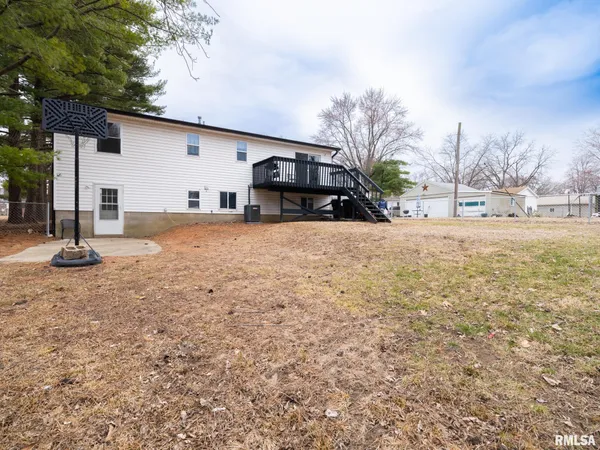 $229,900 | 713 Pekin Avenue, Creve Coeur, IL 61610