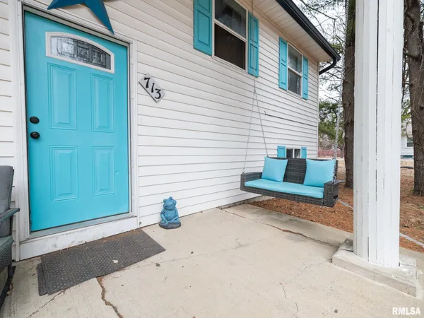 $229,900 | 713 Pekin Avenue, Creve Coeur, IL 61610