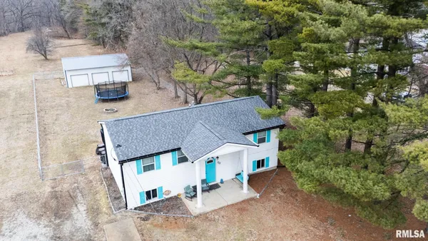 $229,900 | 713 Pekin Avenue, Creve Coeur, IL 61610