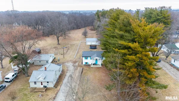 $229,900 | 713 Pekin Avenue, Creve Coeur, IL 61610
