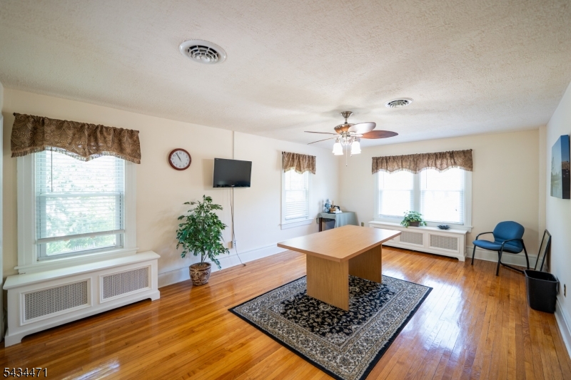 192 Lincoln Road Phillipsburg, NJ 08865 - Photo 36 of 50 a living room with furniture and a large window