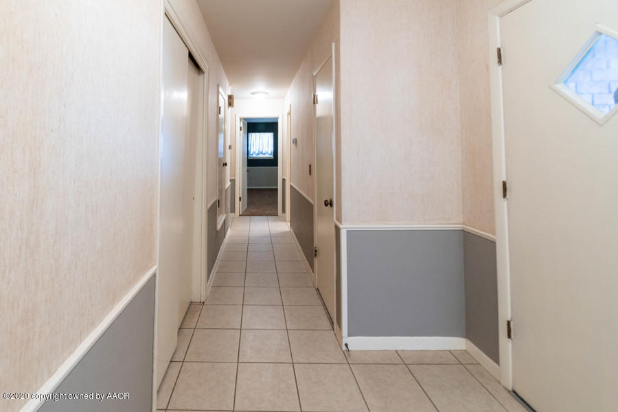 6106 Gainsborough Road Amarillo, TX 79106 - Photo 18 of 37 Hall