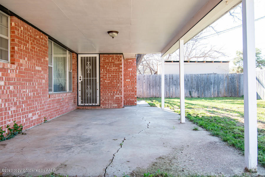 6106 Gainsborough Road Amarillo, TX 79106 - Photo 36 of 37 Back Porch