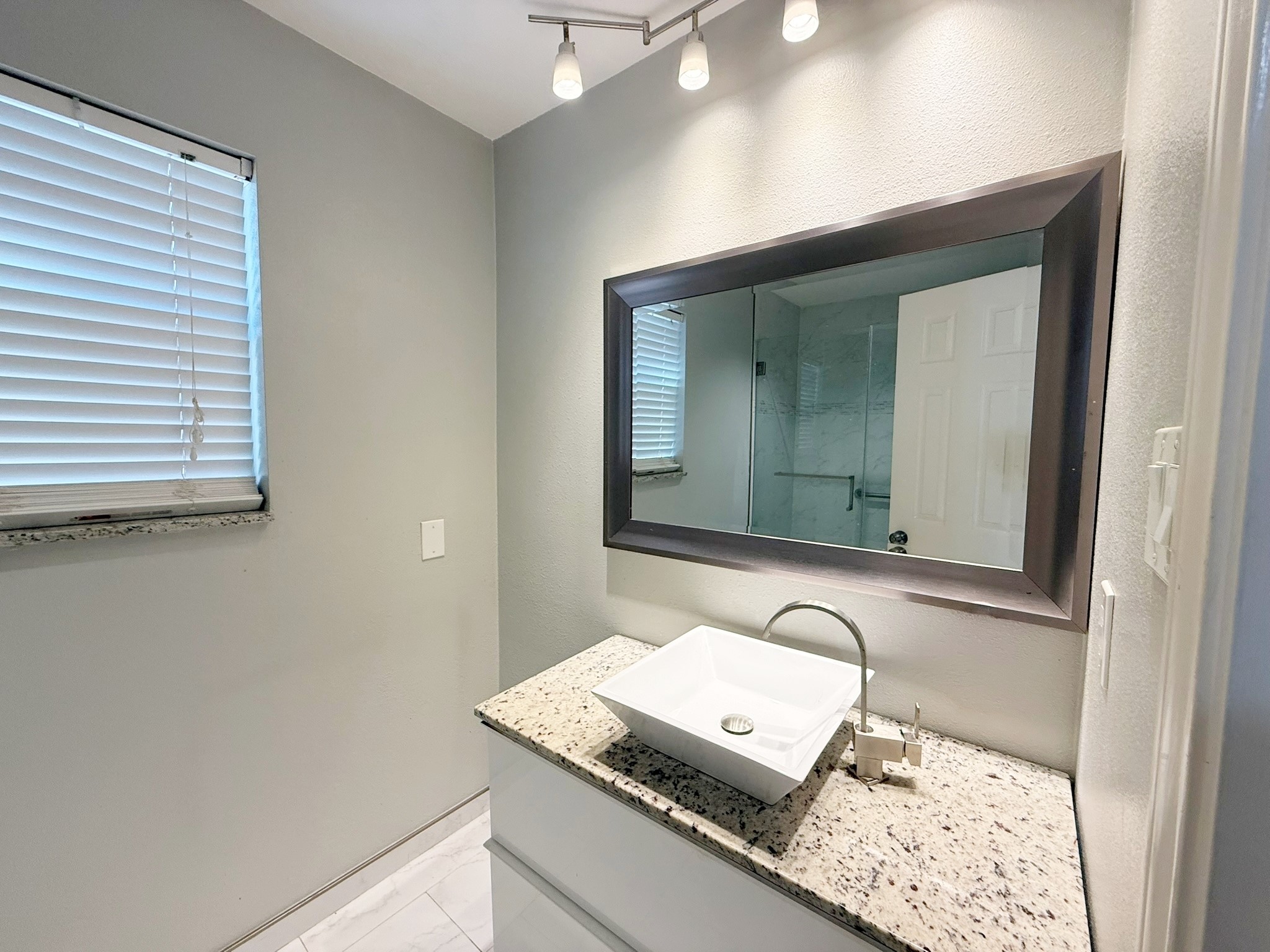 3610 Maple Pass Court Katy, TX 77449 - Photo 17 of 21 Another view of hall bathroom