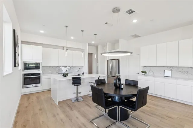 $299,500 | 4035 Bel Air Boulevard, Sherman, TX 75090