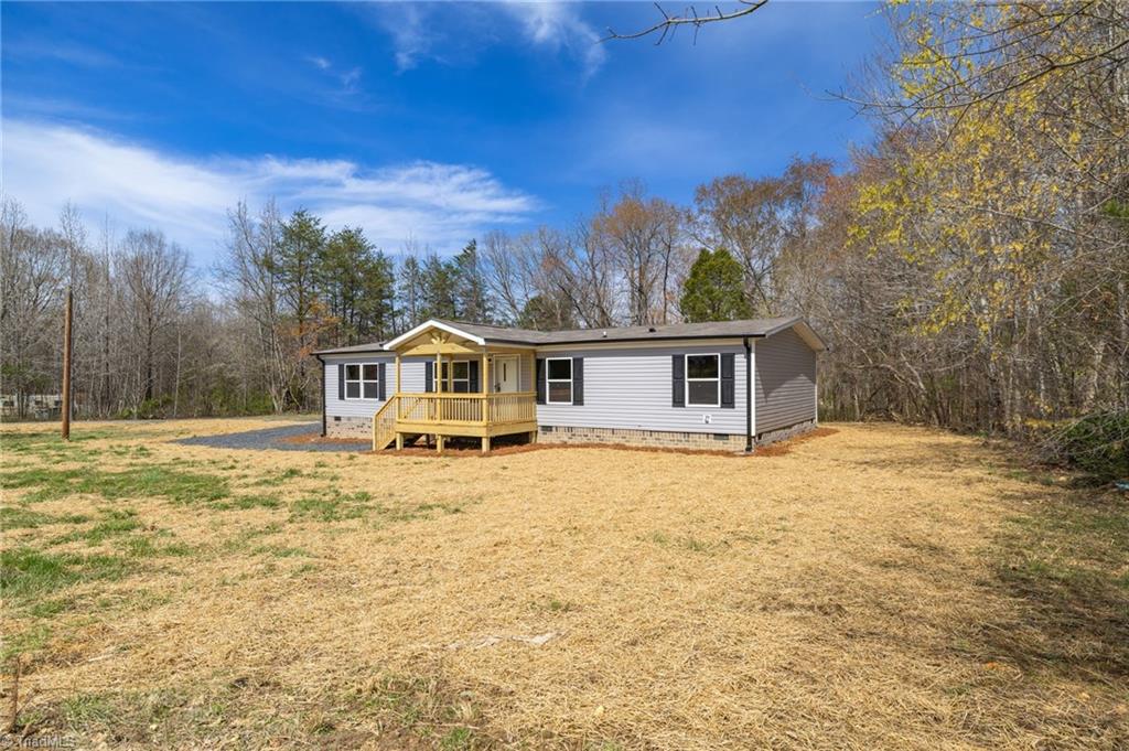 153 Mosley Loop Madison, NC 27025 - Photo 3 of 33