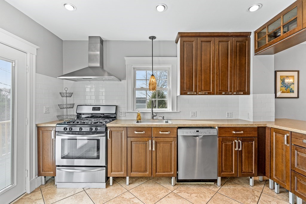 93 Highland Avenue Winchester, MA 01890 - Photo 13 of 42