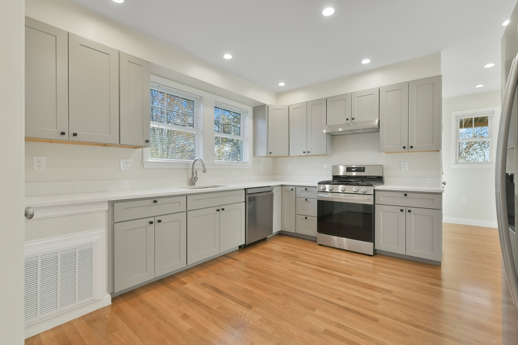 48 Manthorne Road, Unit 2 Boston, MA 02132 - Photo 8 of 15