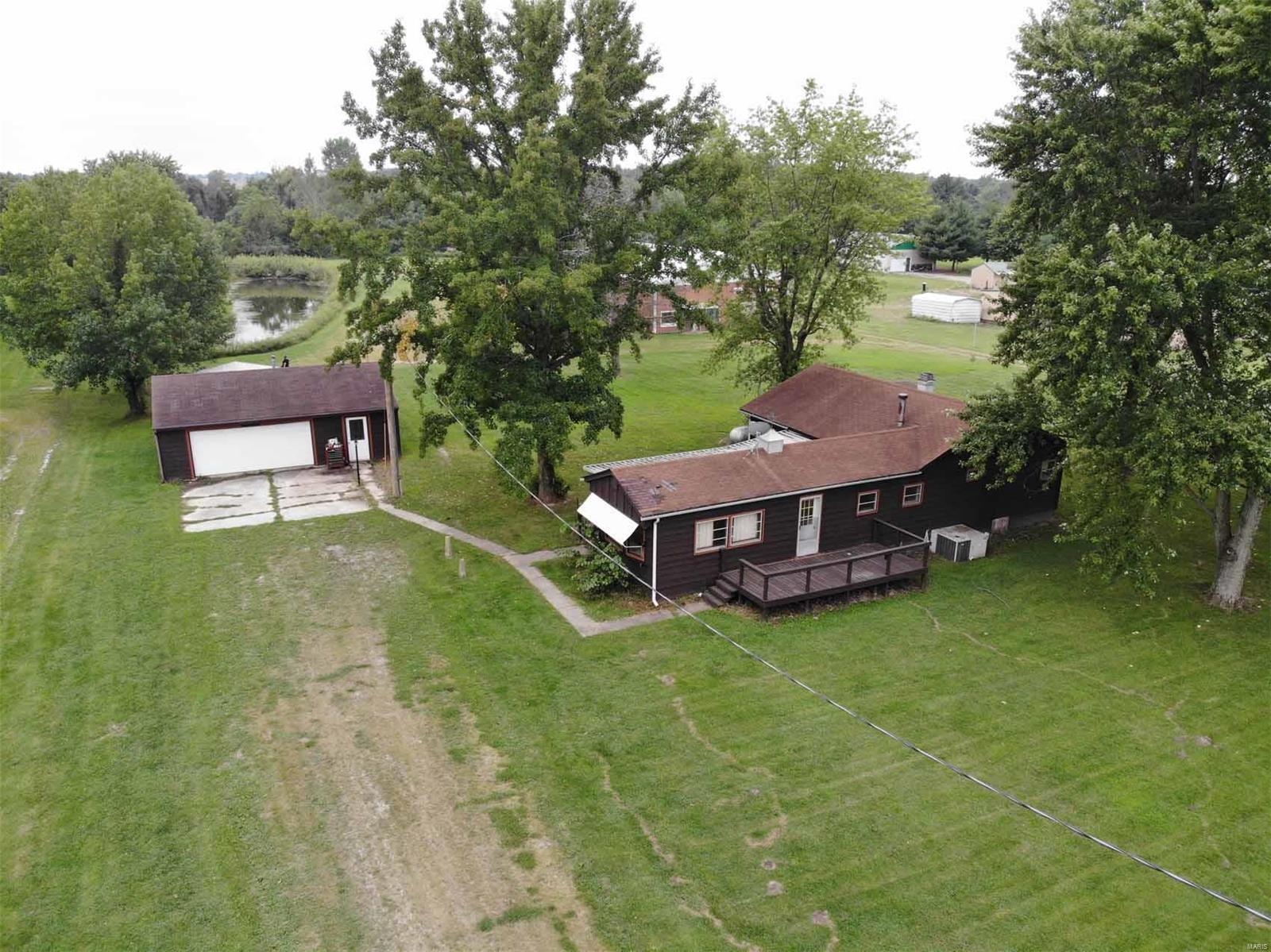 34693 Gotter Road Brighton, IL 62012 - Photo 2 of 12