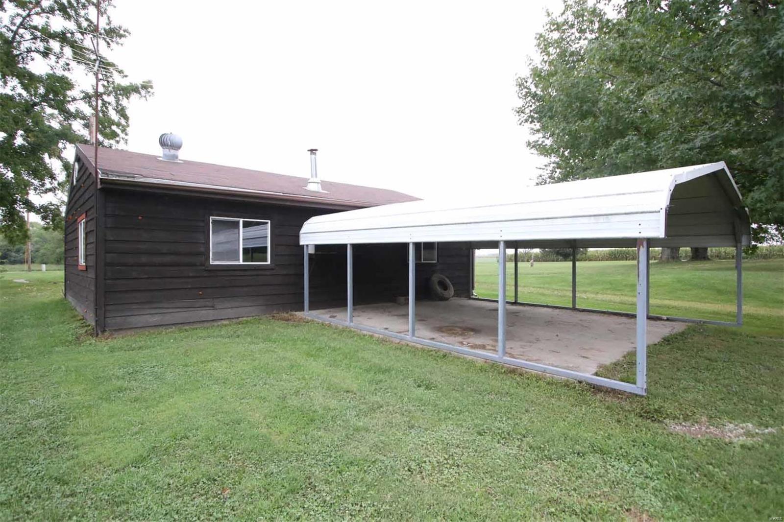 34693 Gotter Road Brighton, IL 62012 - Photo 8 of 12
