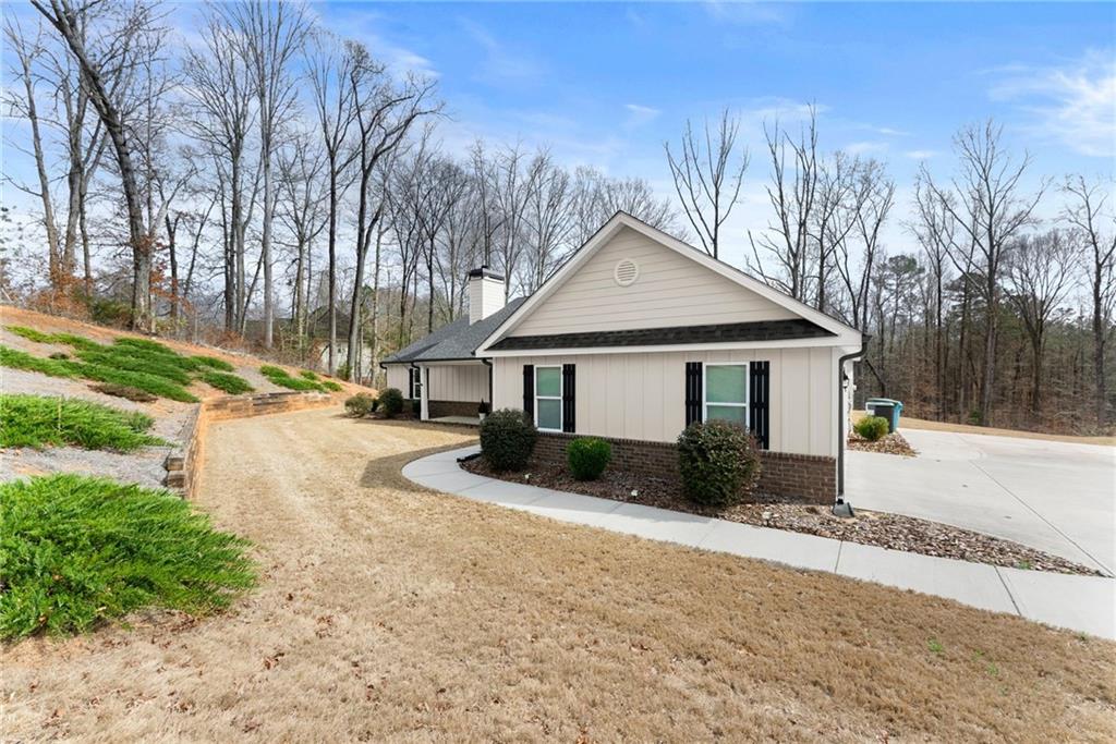 561 Oconee Lane Commerce, GA 30529 - Photo 4 of 30