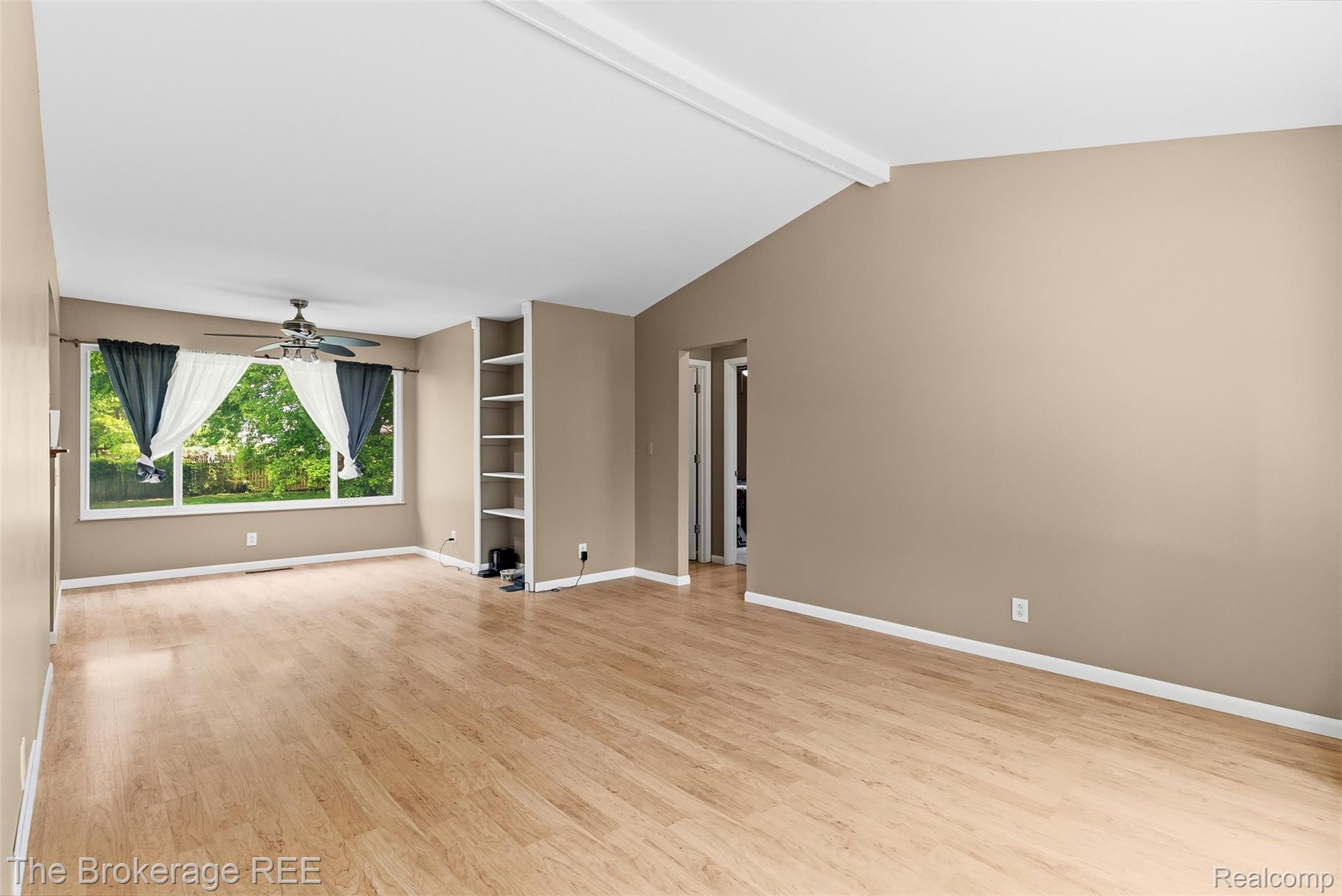 6509 Silver Lake Road Linden, MI 48451 - Photo 12 of 43 12_dsc00886.jpg