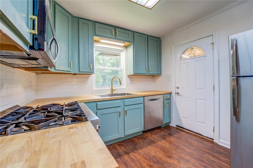 1288 Elva Drive Southwest Atlanta, GA 30331 - Photo 4 of 27