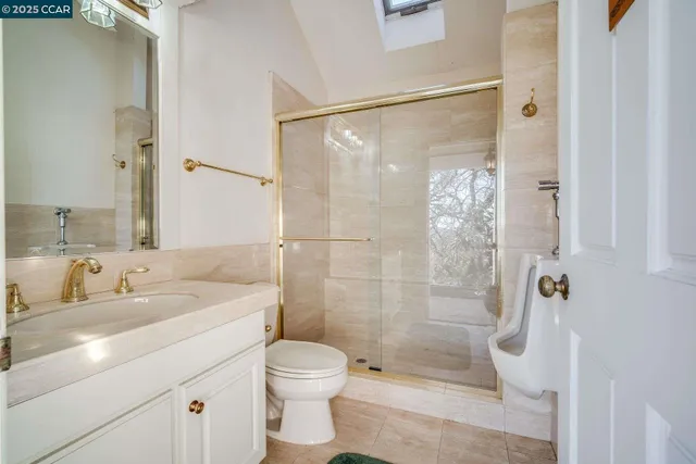 a view of a multi story building