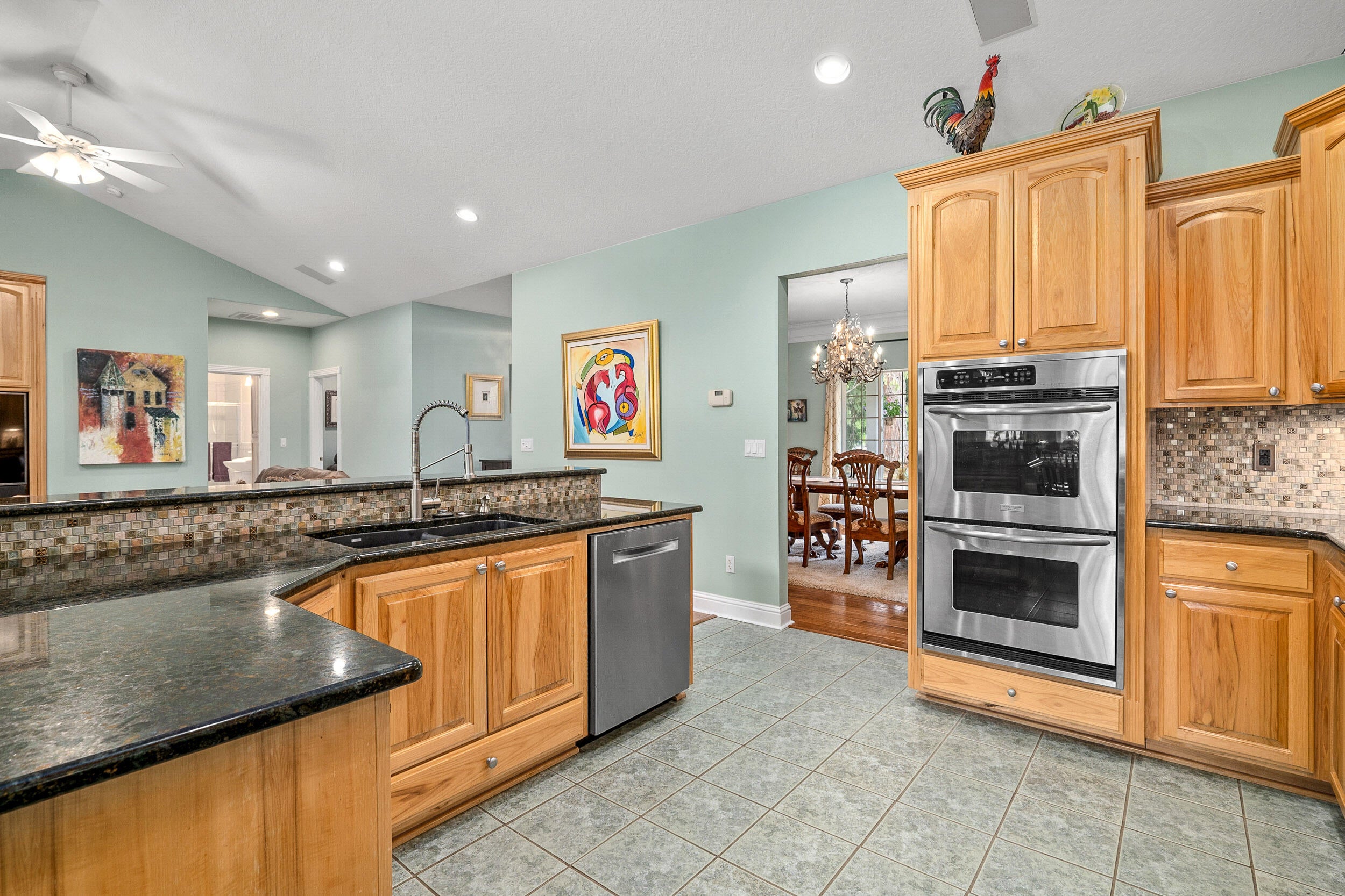 6666 New Hope Road Grants Pass, OR 97527 - Photo 15 of 60 Kitchen