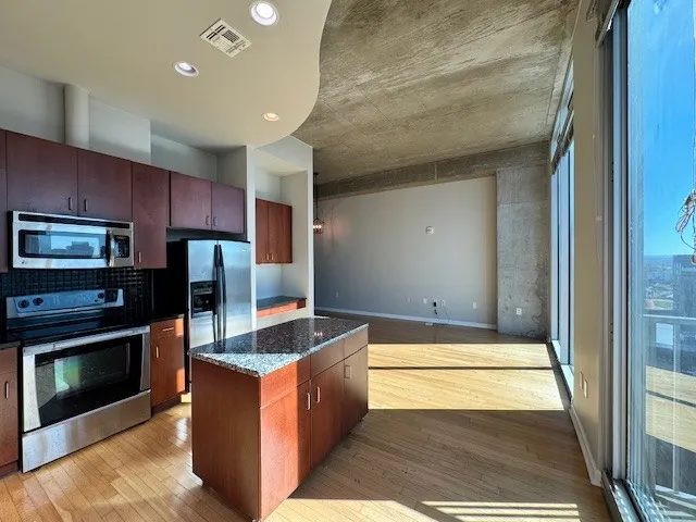 $2,095 | 415 Church Street, Unit 2906, Nashville, TN 37219