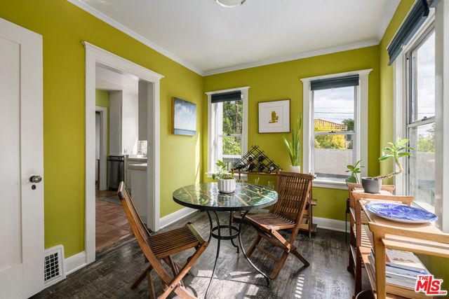 $1,800,000 | 2022 North Catalina Street, Los Angeles, CA 90027