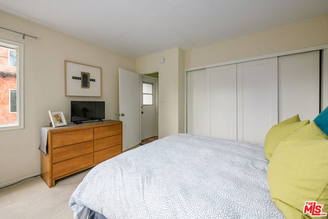 $1,800,000 | 2022 North Catalina Street, Los Angeles, CA 90027